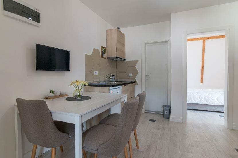 Apartmani Terase Konjska Reka Buitenkant foto